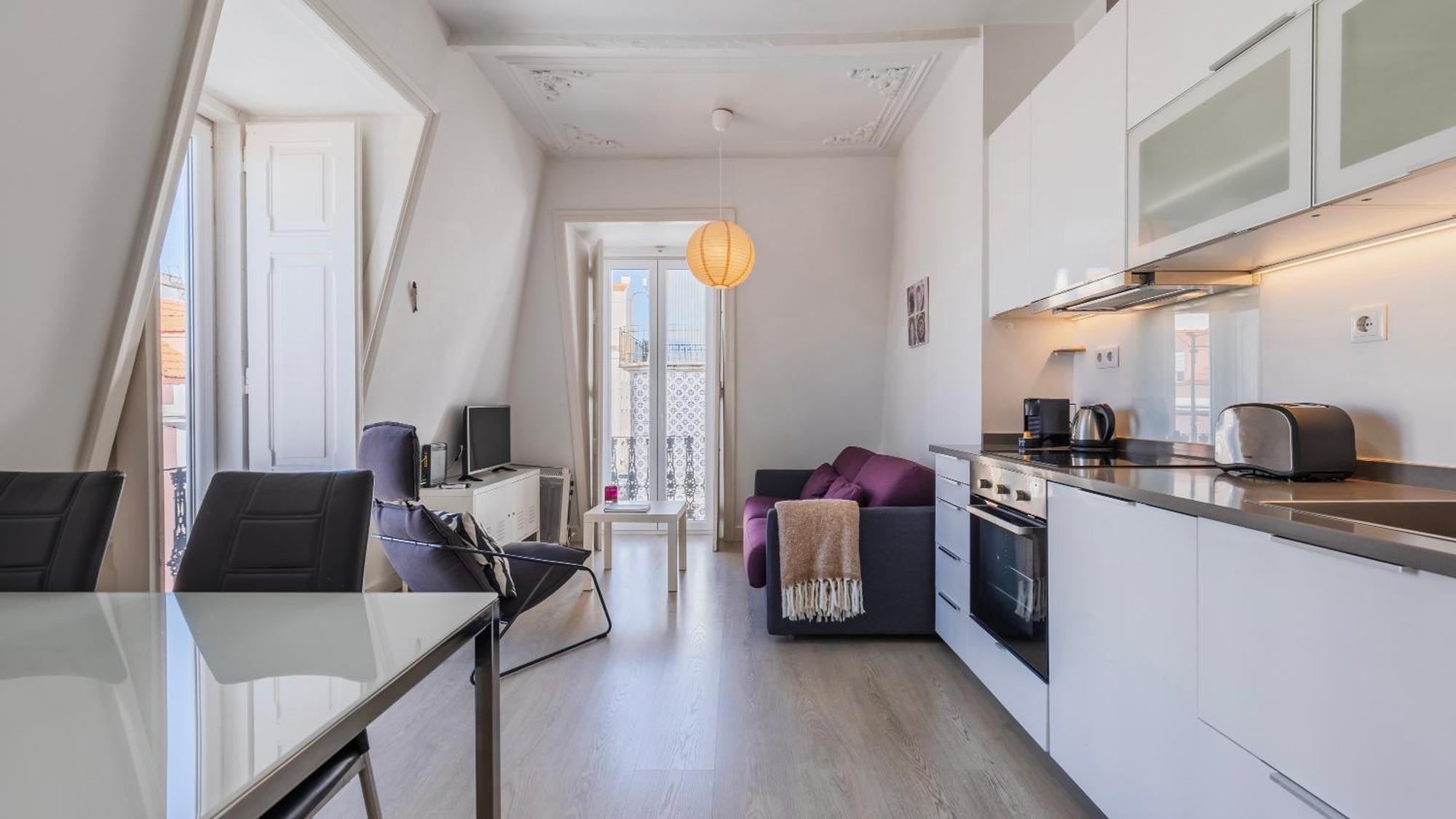 Classic Topfloor Apartment By Lovelystay 리스본 외부 사진
